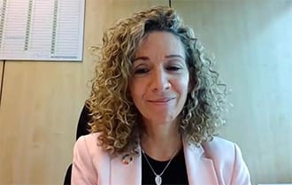 La subdirectora de Sostenibilidad de Correos, Elena Fernández, durante el diálogo 