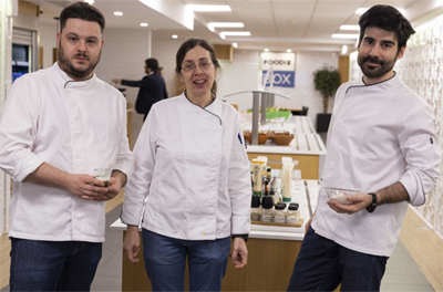 Alonso, Helena y Alejandro, en el Foodie Box de Torre ILUNION | Fotos de Jorge Villa/Servimedia