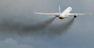 Avión contaminante