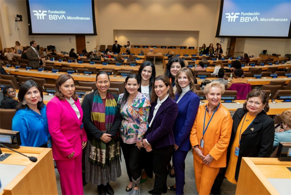 Participantes en el Foro organizado por la entidad | foto de la Fundación BBVA Microfinanzas