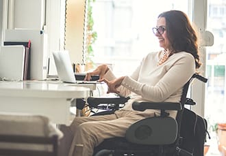 Mujer con discapacidad