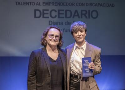 Momento de la entrega del premio