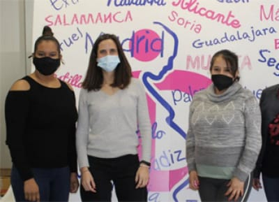 Cuatro mujeres en la Fundacion RedMadre