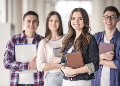 Universitarios