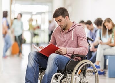 Universitario con discapacidad
