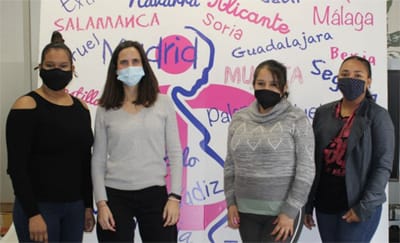 Cuatro mujeres en la Fundacion RedMadre