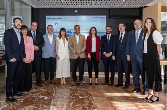 Los participantes en la jornada posan juntos al terminar la sesión | Foto: ILUNION