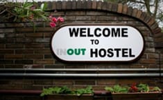 Entrada de Inout Hostel