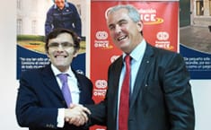 Momento de la firma