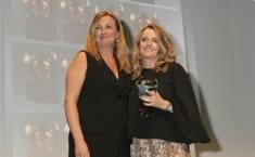 Momento de la entrega del premio