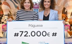 Momento de la entrega del cheque