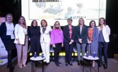 Momento durante la presentación del informe