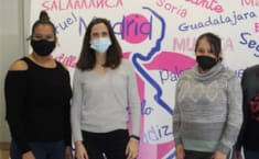 Cuatro mujeres en la Fundacion RedMadre