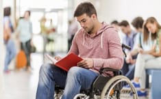 Universitario con discapacidad